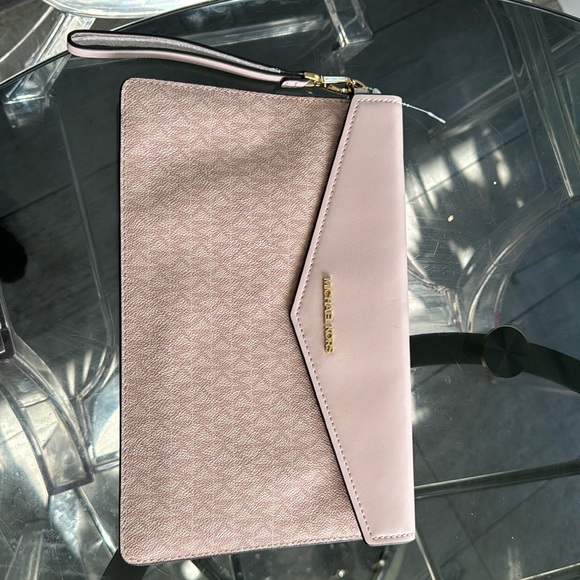 Michael kors pink cute woman clutch bag - Picture 1 of 5